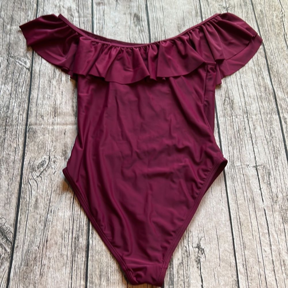 Maroon Cabana Del Sol off the shoulder 1 piece swimsuit size small - Picture 5 of 5